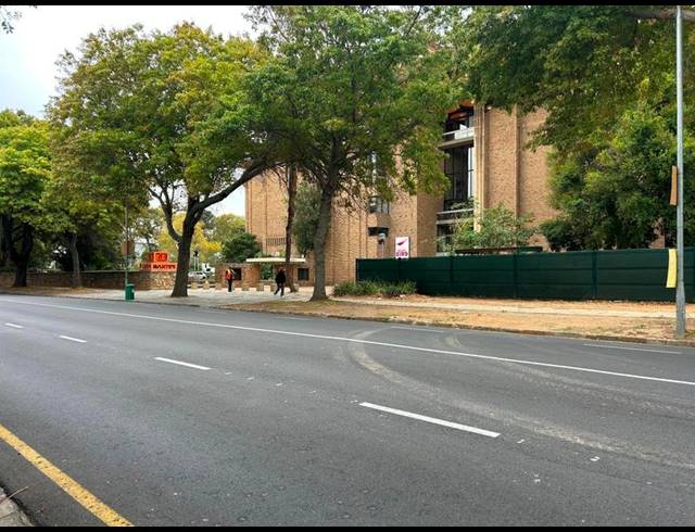 3 BEDROOM APARTMENT FOR SALE IN RONDEBOSCH